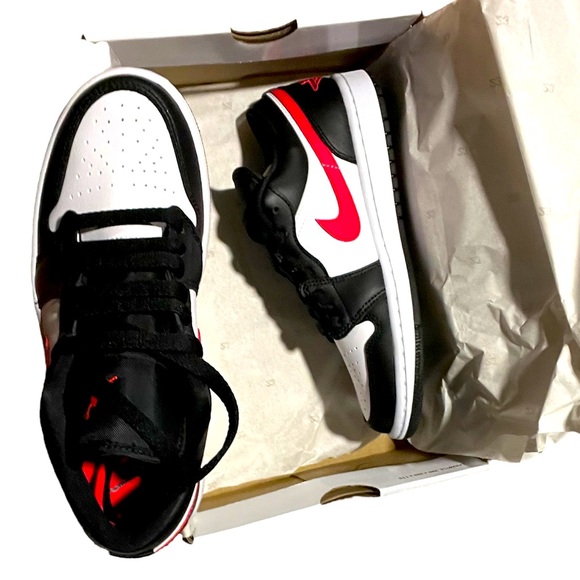 2020 AIR JORDAN 1 LOW ‘SIREN RED’ - Picture 9 of 9